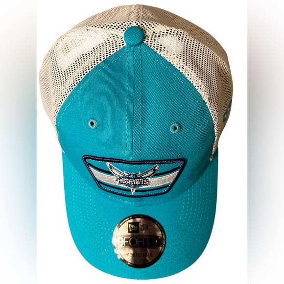 New Era Charlotte Hornets 9FORTY Cap - Picture 4 of 12